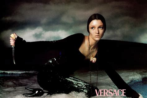 versace fall 1998 campaign|CAMPAIGNS: VERSACE FW 1998 .